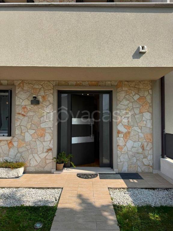 casa indipendente in vendita a Bassano del Grappa