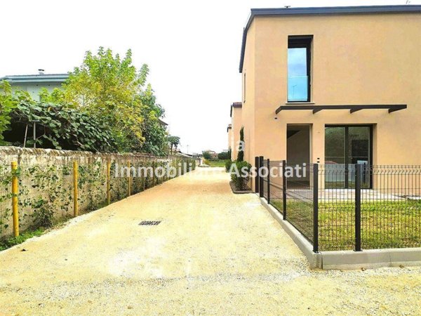 casa indipendente in vendita a Bassano del Grappa