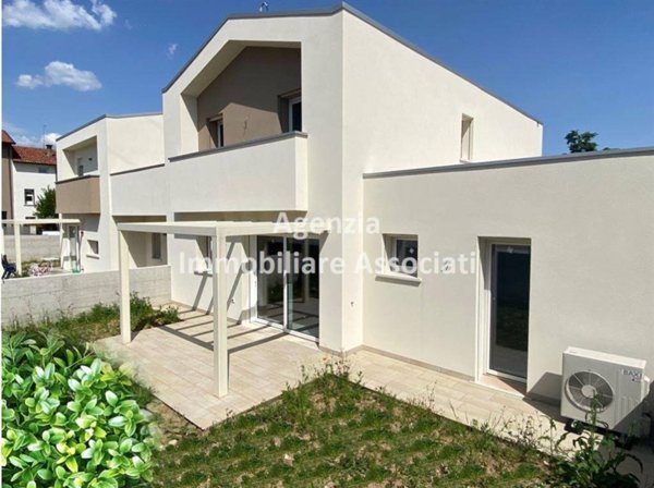 casa indipendente in vendita a Bassano del Grappa