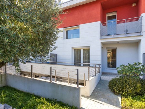 casa indipendente in vendita a Bassano del Grappa