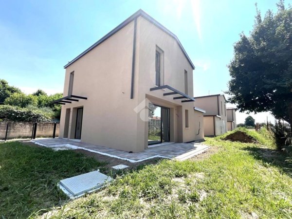 casa indipendente in vendita a Bassano del Grappa