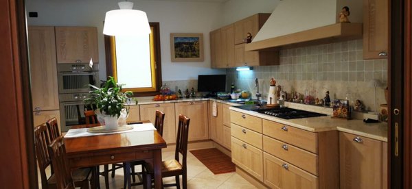 casa indipendente in vendita a Bassano del Grappa