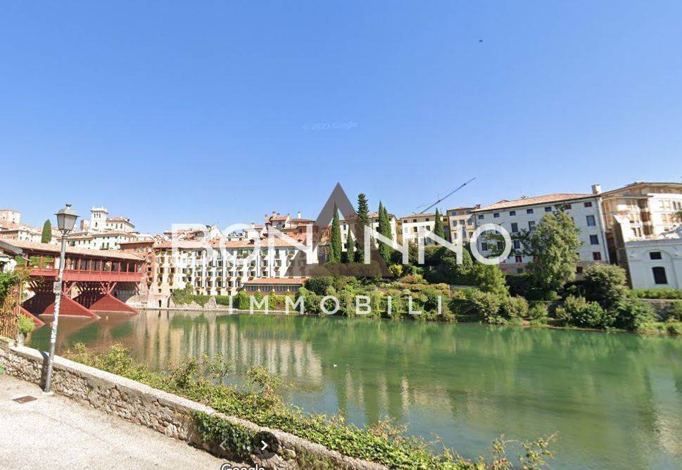negozio in vendita a Bassano del Grappa