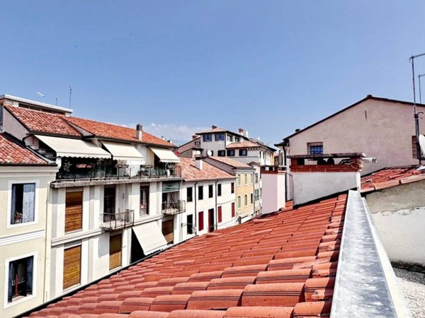 casa indipendente in vendita a Bassano del Grappa