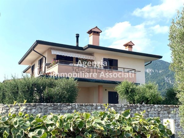 casa indipendente in vendita a Bassano del Grappa