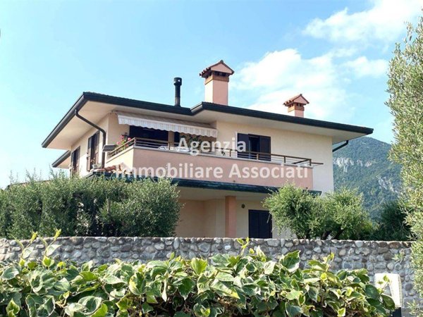 casa indipendente in vendita a Bassano del Grappa