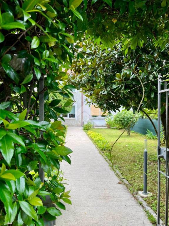 casa indipendente in vendita a Bassano del Grappa