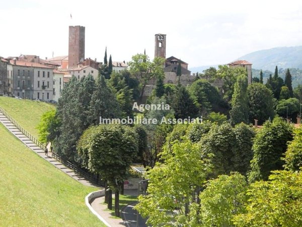 casa indipendente in vendita a Bassano del Grappa