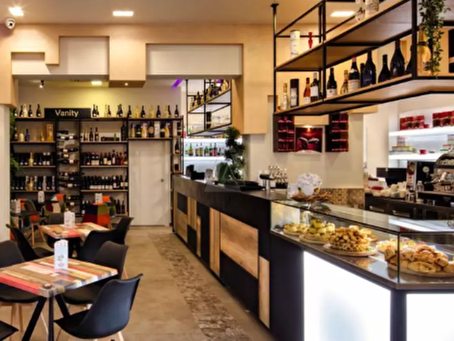 negozio in vendita a Bassano del Grappa