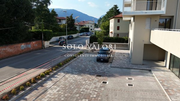 negozio in vendita a Bassano del Grappa