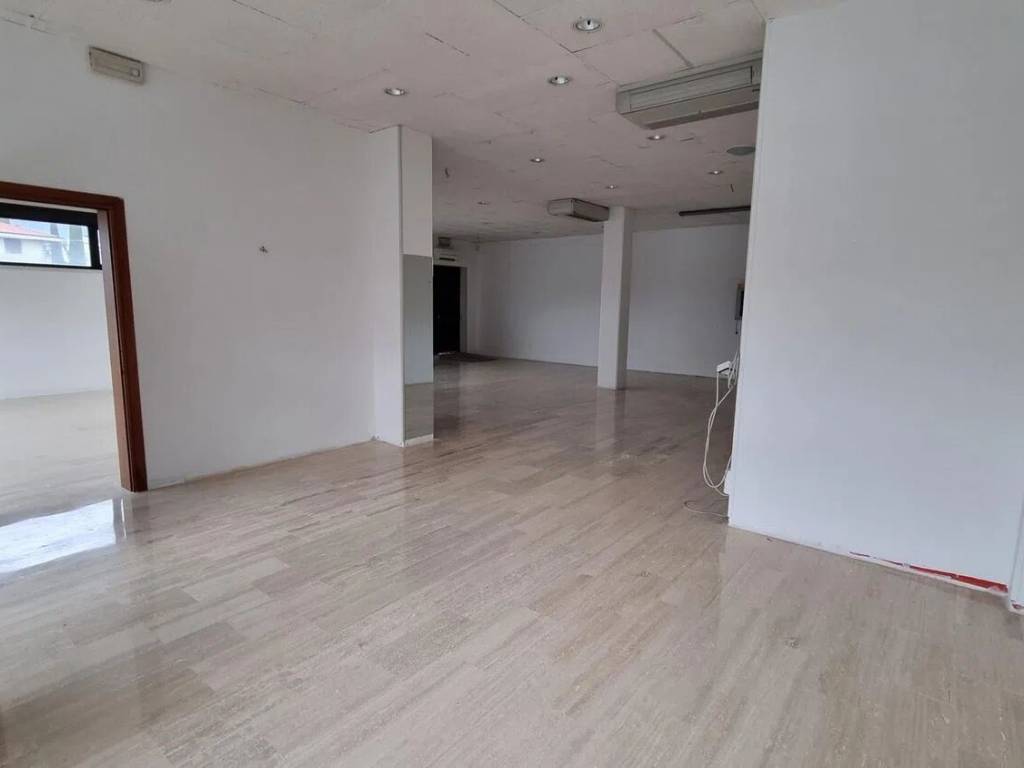 negozio in vendita a Bassano del Grappa