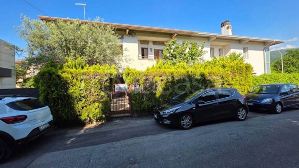 casa indipendente in vendita a Bassano del Grappa