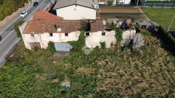 casa indipendente in vendita a Bassano del Grappa