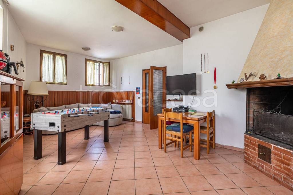 casa indipendente in vendita a Bassano del Grappa in zona Marchesane