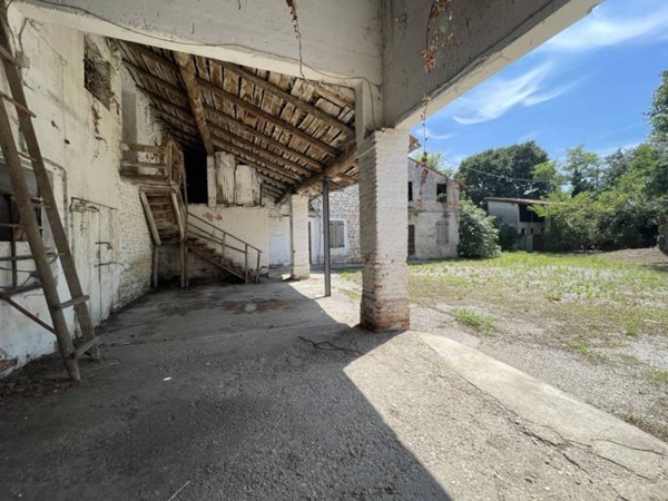 casa indipendente in vendita a Bassano del Grappa in zona Ponte Storto