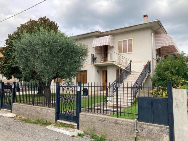 casa indipendente in vendita a Bassano del Grappa