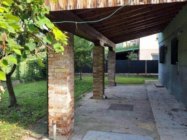 casa indipendente in vendita a Bassano del Grappa