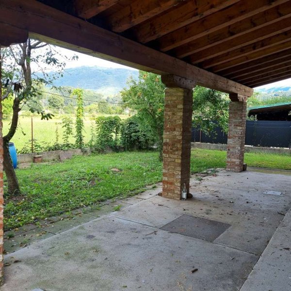 casa indipendente in vendita a Bassano del Grappa