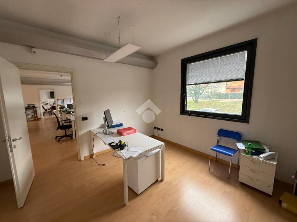 ufficio in vendita a Bassano del Grappa