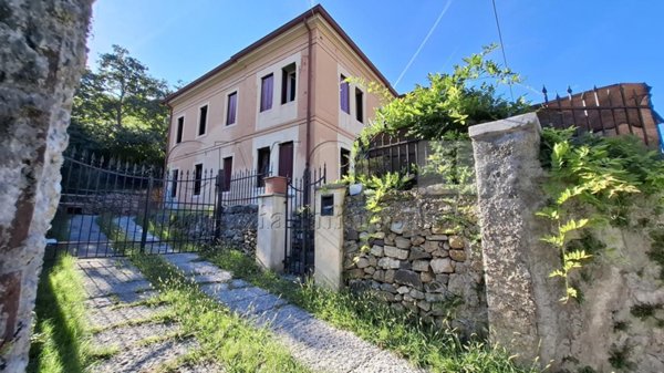 casa indipendente in vendita a Bassano del Grappa