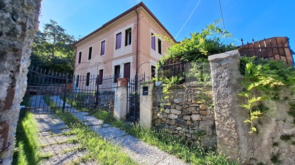 casa indipendente in vendita a Bassano del Grappa