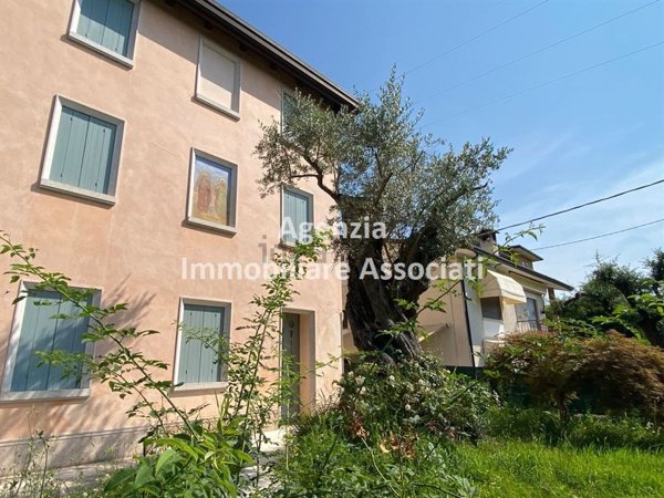 casa indipendente in vendita a Bassano del Grappa