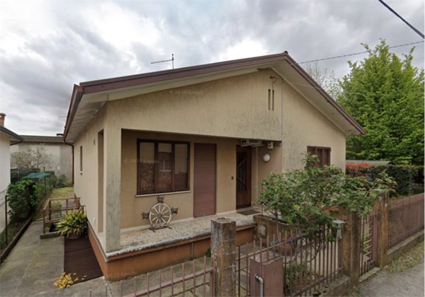 casa indipendente in vendita a Bassano del Grappa