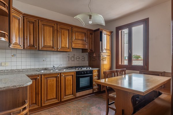 casa indipendente in vendita a Bassano del Grappa