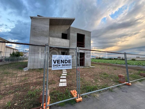 casa indipendente in vendita a Bassano del Grappa