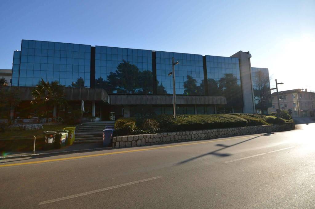 negozio in vendita a Bassano del Grappa