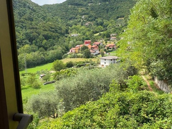 casa indipendente in vendita a Bassano del Grappa in zona Valrovina