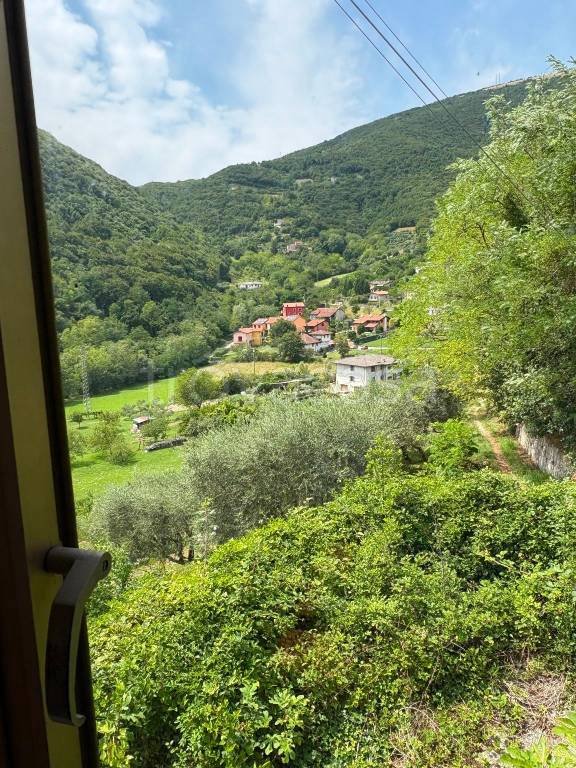 casa indipendente in vendita a Bassano del Grappa in zona Valrovina