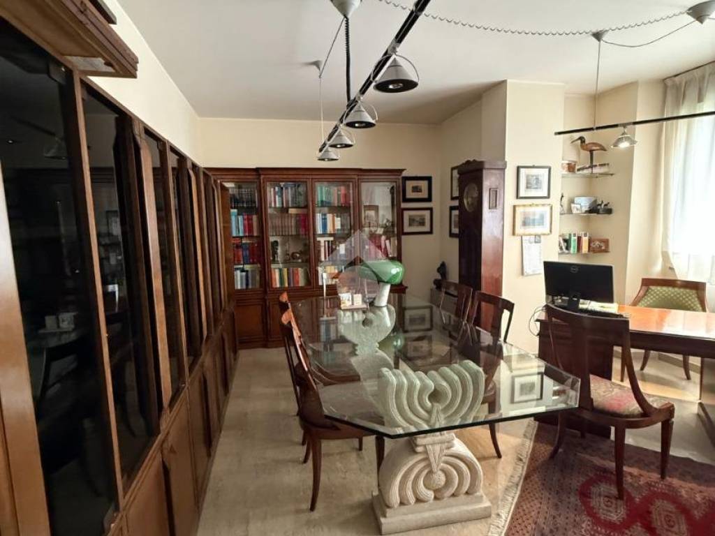 ufficio in vendita a Bassano del Grappa