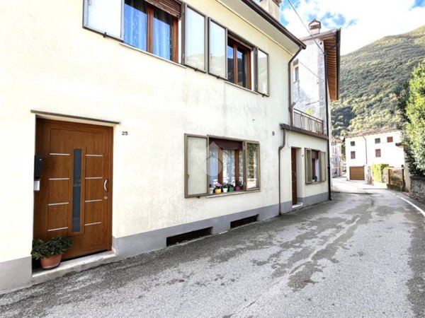 casa indipendente in vendita a Bassano del Grappa in zona Campese