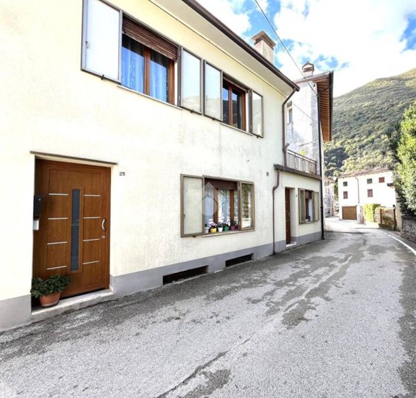 casa indipendente in vendita a Bassano del Grappa in zona Campese