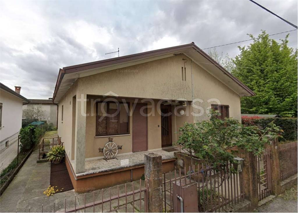 casa indipendente in vendita a Bassano del Grappa