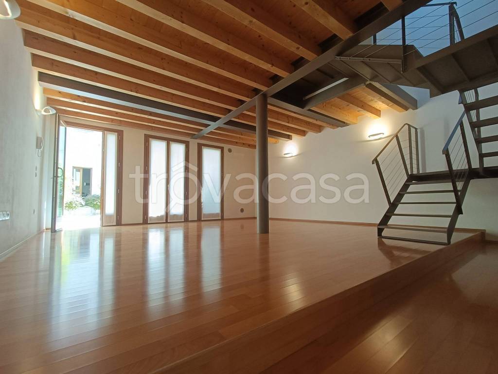 casa indipendente in vendita a Bassano del Grappa