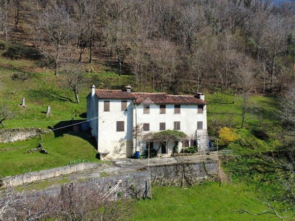 casa indipendente in vendita a Bassano del Grappa