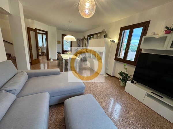 casa indipendente in vendita a Bassano del Grappa