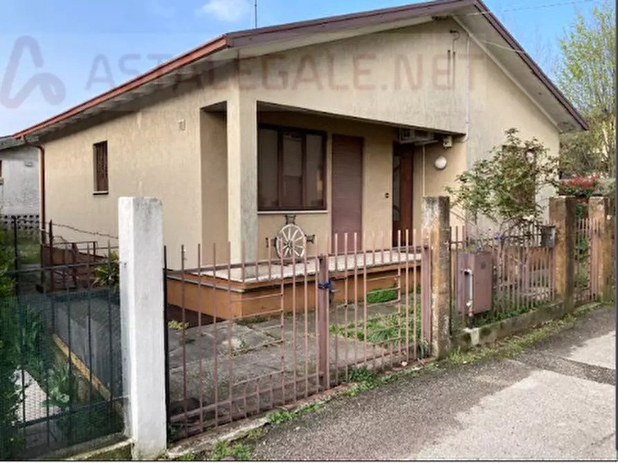 casa indipendente in vendita a Bassano del Grappa