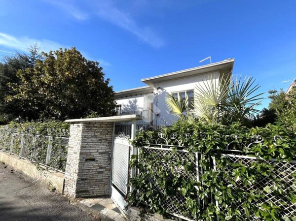 casa indipendente in vendita a Bassano del Grappa