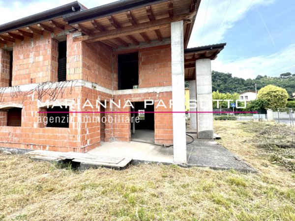 casa indipendente in vendita a Bassano del Grappa