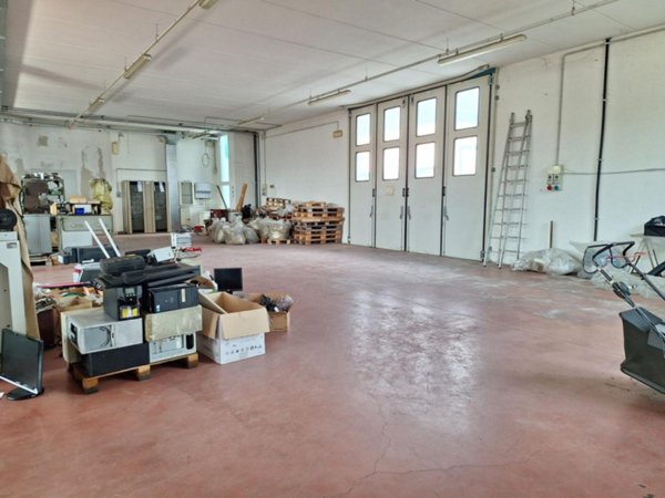 capannone in vendita a Bassano del Grappa in zona Marchesane