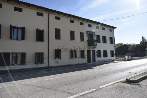 appartamento in vendita a Bassano del Grappa in zona Marchesane