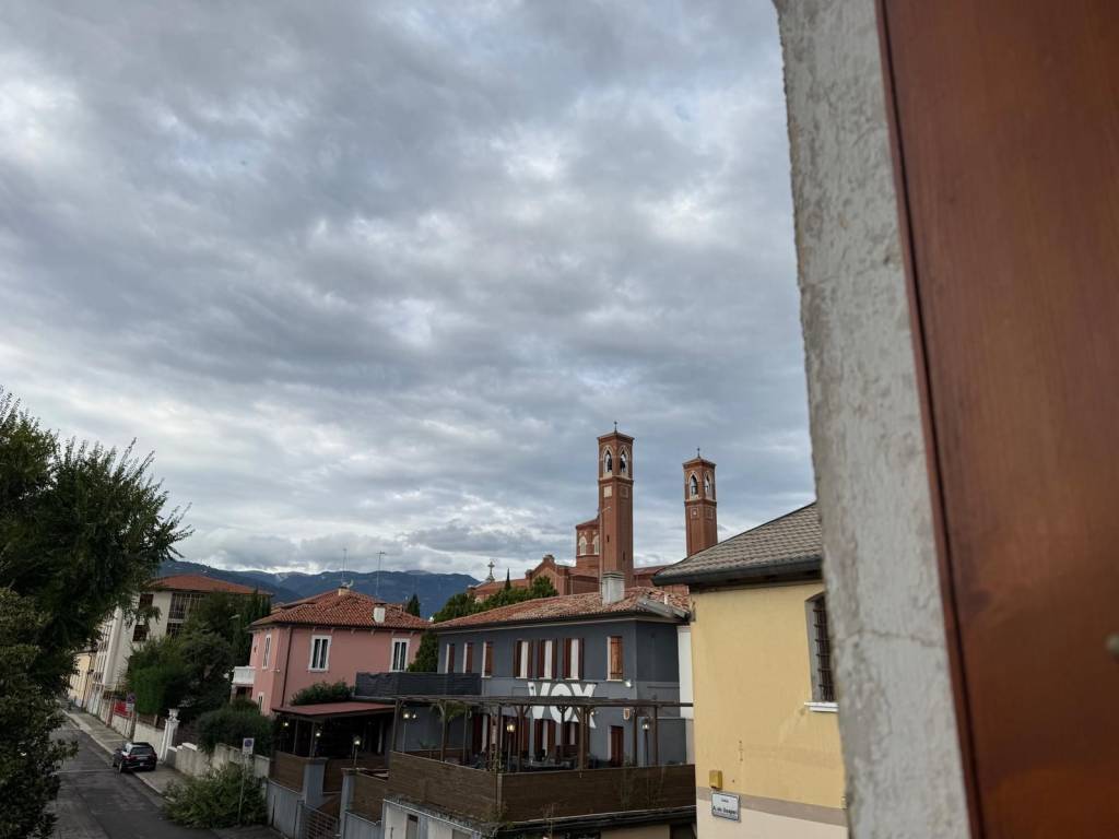 casa indipendente in vendita a Bassano del Grappa
