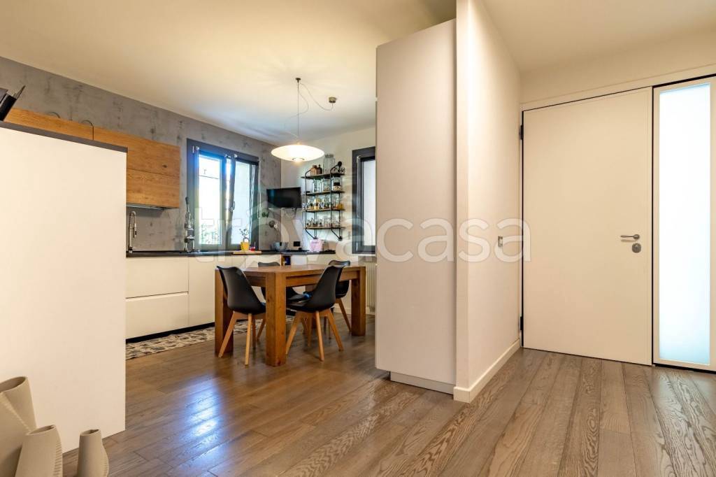 casa indipendente in vendita a Bassano del Grappa