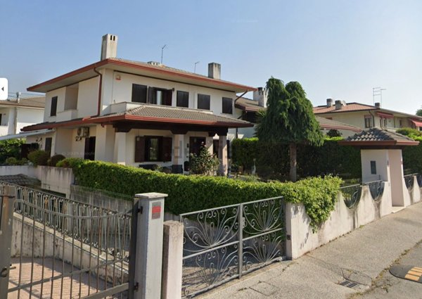 casa indipendente in vendita a Bassano del Grappa