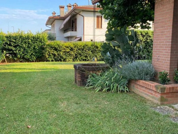 casa indipendente in vendita a Bassano del Grappa