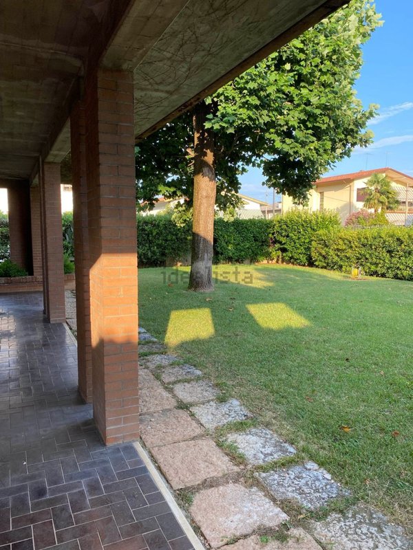 casa indipendente in vendita a Bassano del Grappa