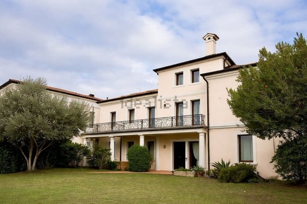 casa indipendente in vendita a Bassano del Grappa